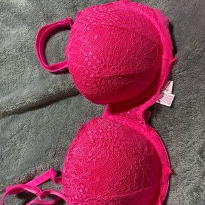 Pink Victoria’s Secret bra size 32C